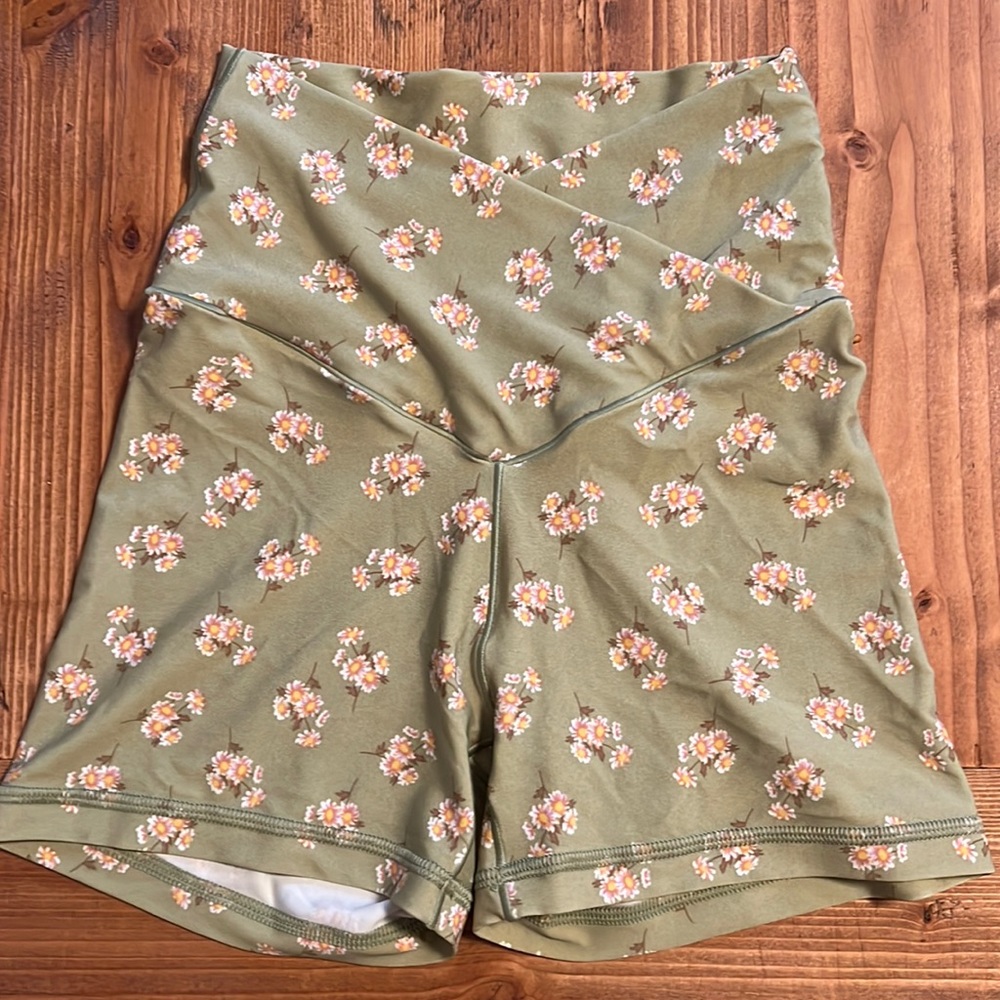 American Eagle Outfitters Green Floral Bike Shorts